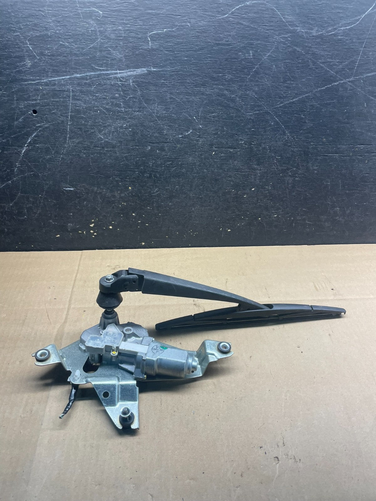 2011 to 2013 Infiniti QX56 QX80 Rear Wiper Motor OEM W6694 PS1