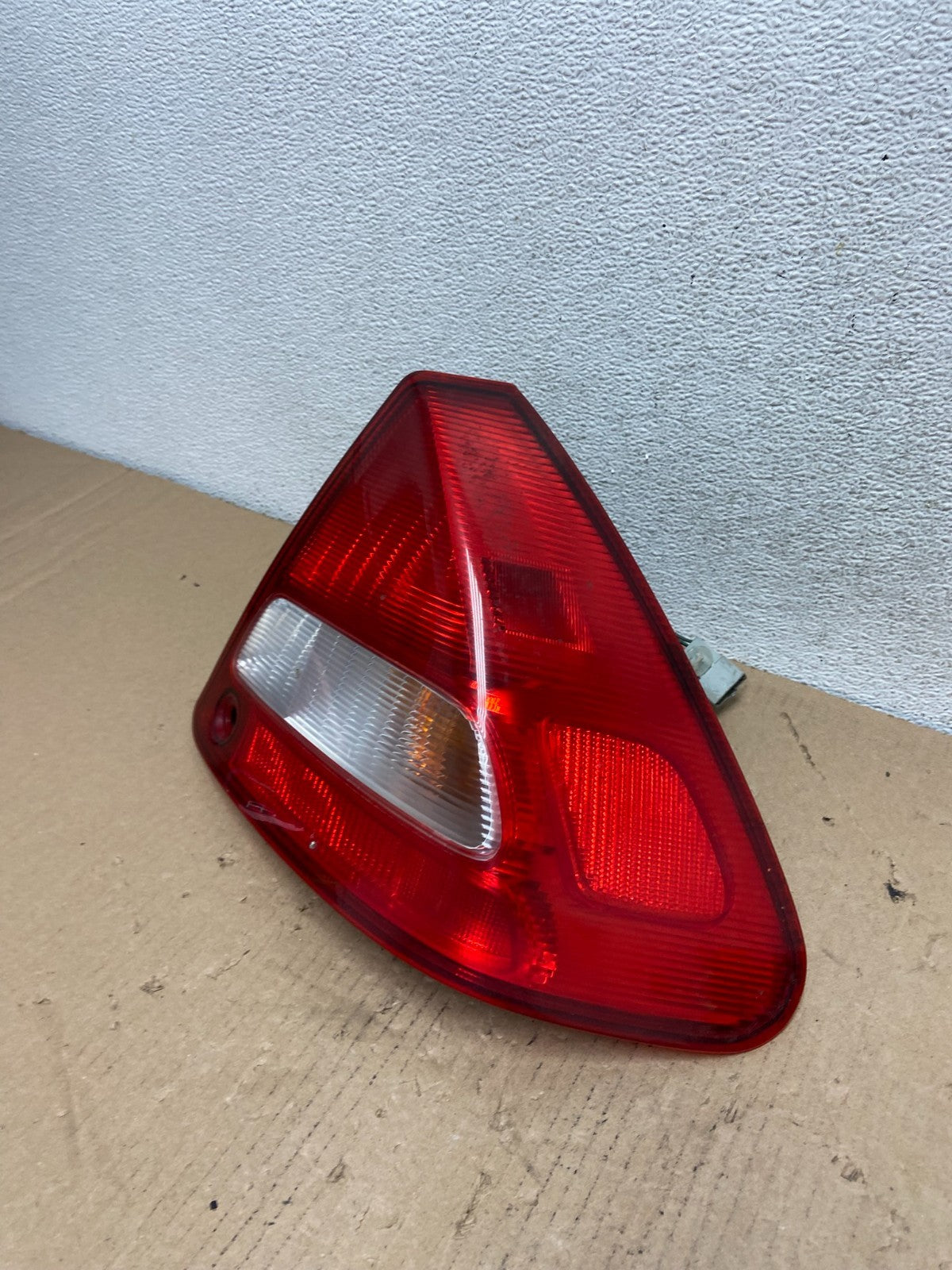 2000-2006 Honda Insight Right Passenger RH Side Tail Light AF3180 DW1