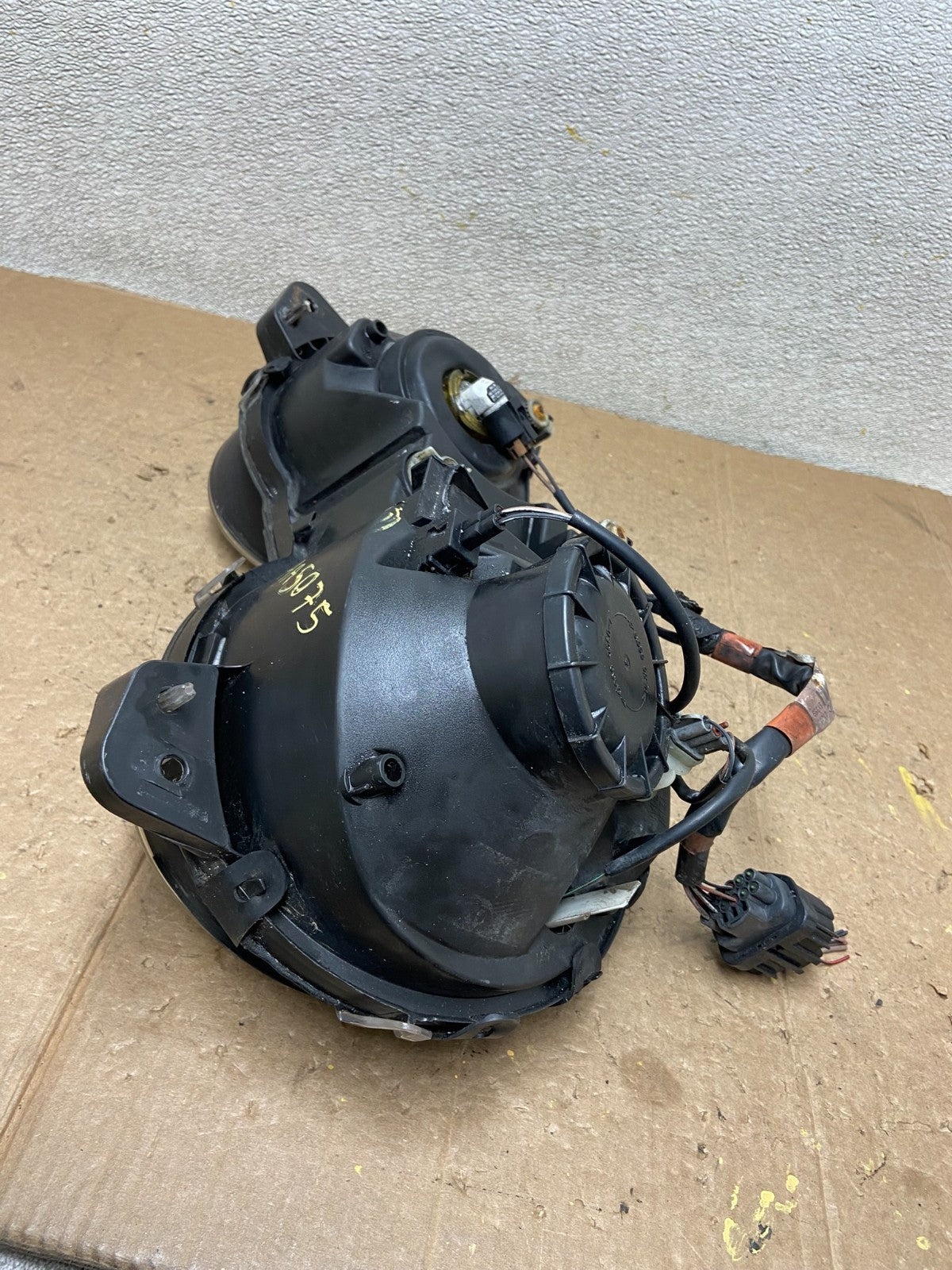 2000 to 2002 Jaguar S-Type Right Passenger Side Halogen Headlight OEM AA5075 DG7