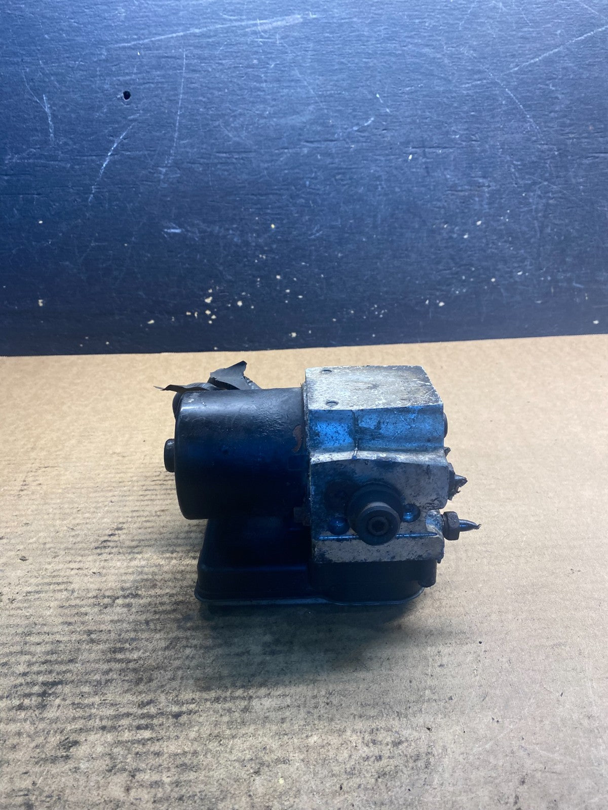 2004-07 Chevrolet Express ABS Pump Control OEM 13567136 Module AA1771  DG2