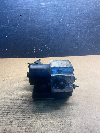 2004-07 Chevrolet Express ABS Pump Control OEM 13567136 Module AA1771  DG2