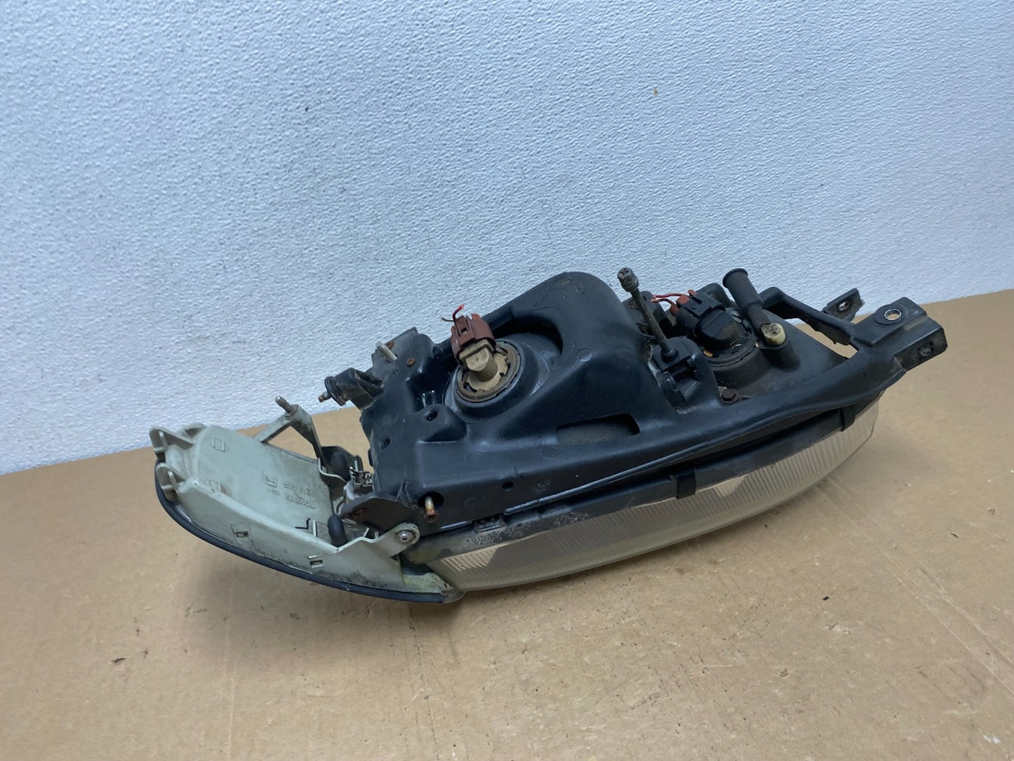 1992 1993 1994 Toyota Camry Right Passenger RH Halogen Headlight AC5674 DW5