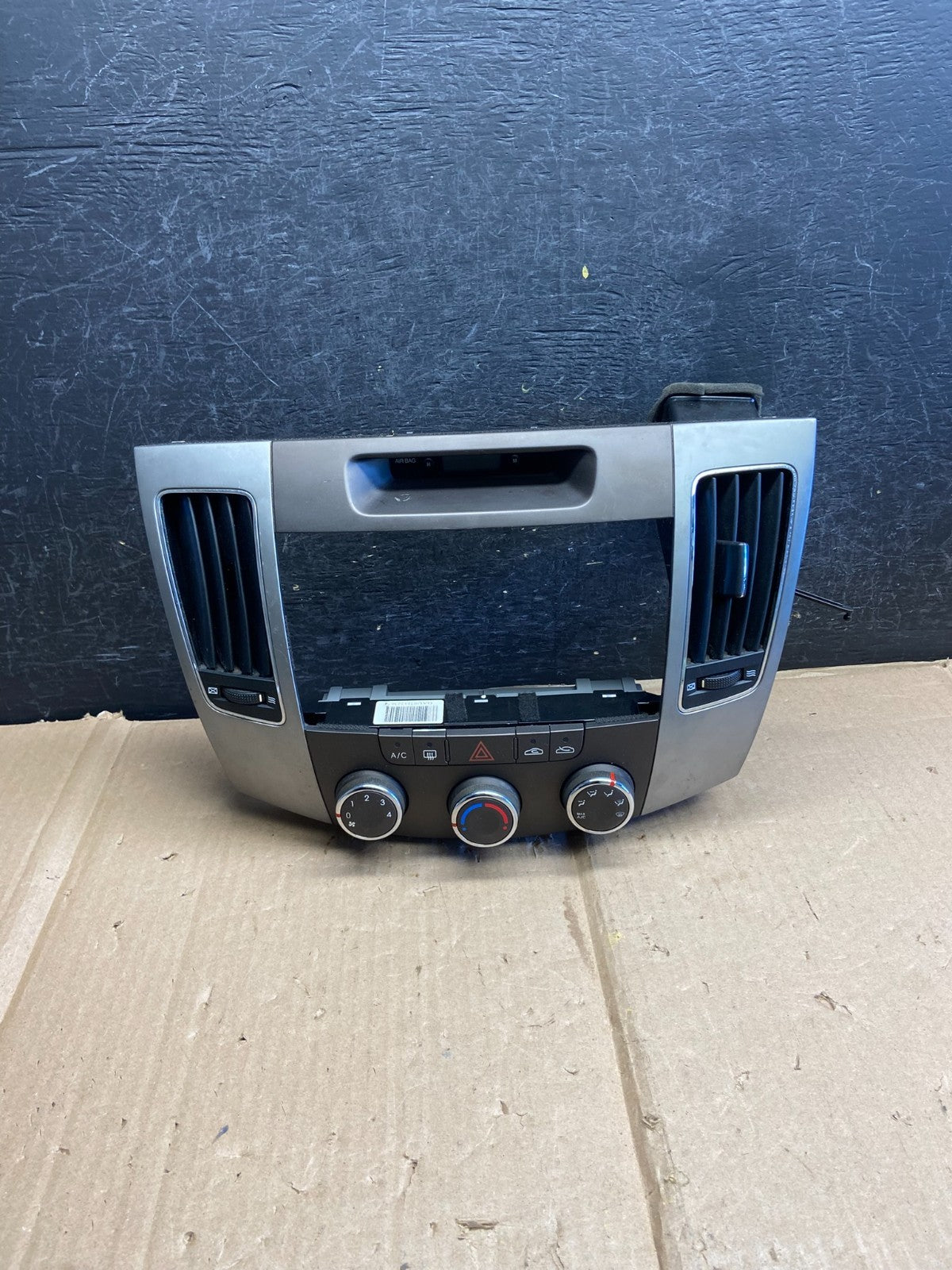 2009 - 2010 Hyundai Sonata Center Radio Climate Control Air Vent Bezel AH5643 DG0