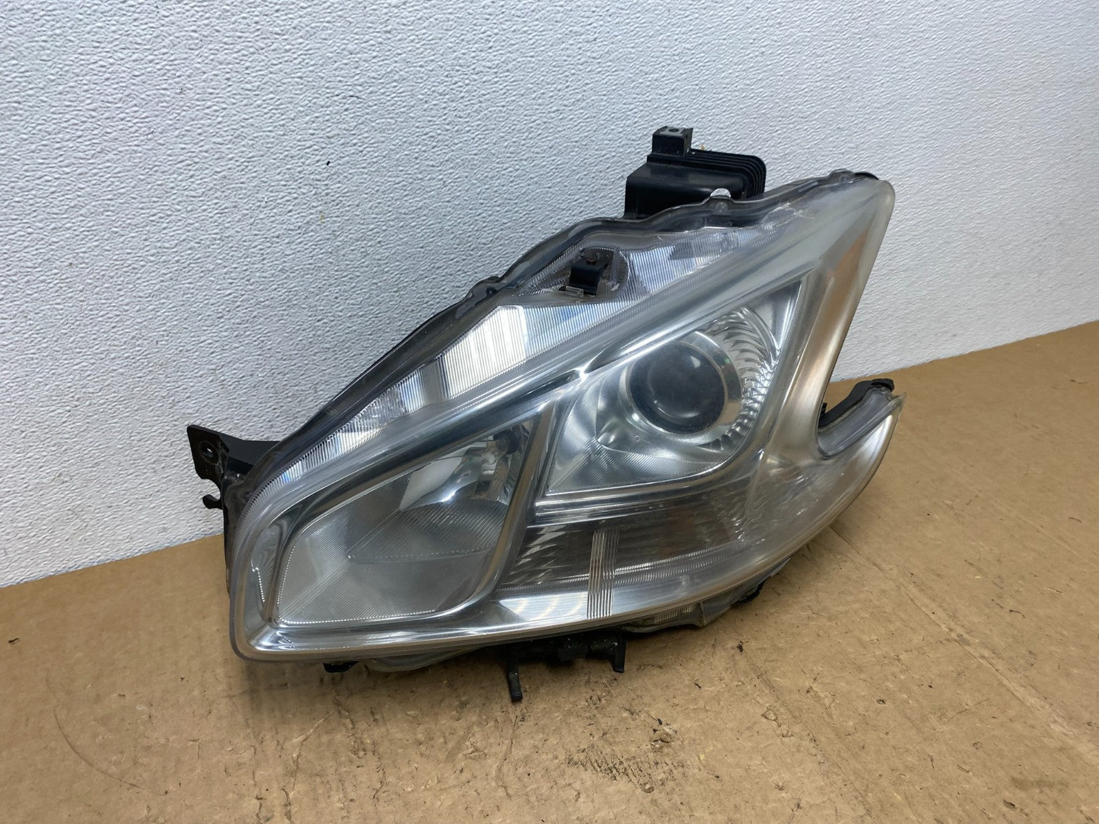 Halogen 2009 to 2014 Nissan Maxima Left Driver LH Side Headlight AD0627 DW2