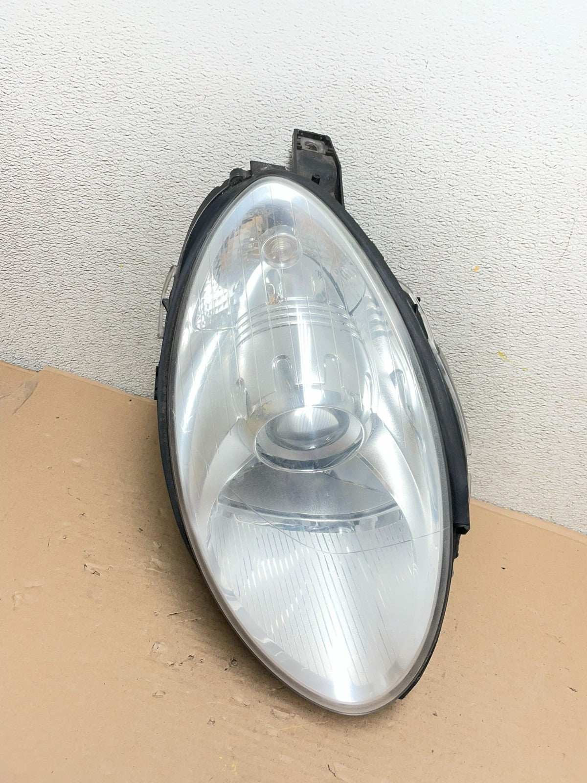 Halogen 2006 2010 Mercedes W251 R-Class Right Passenger Headlight OEM AA9987 DW0