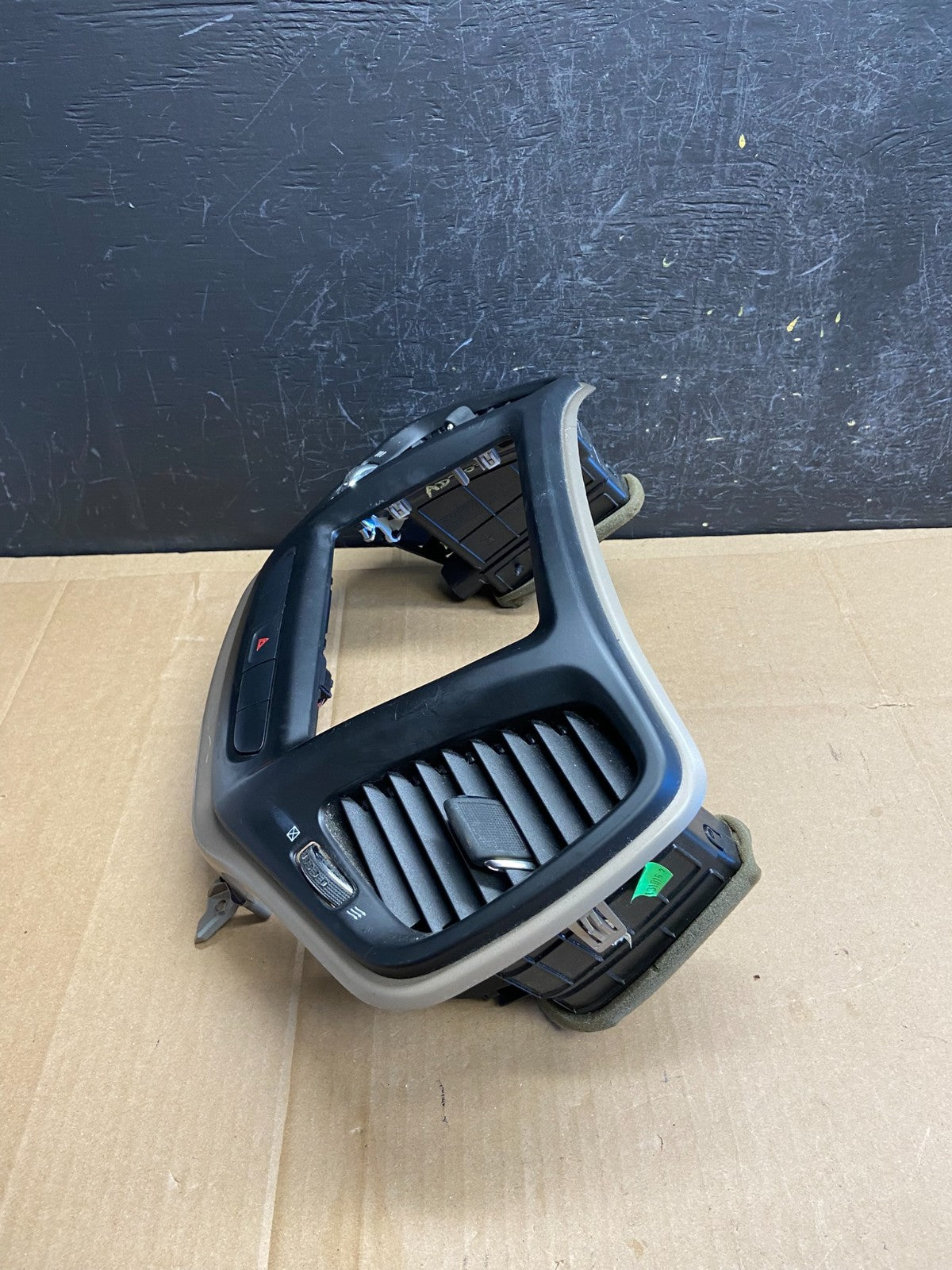 2014 to 2020 Jeep Cherokee Center Radio Climate Control Vent Bezel ad2076 DG2