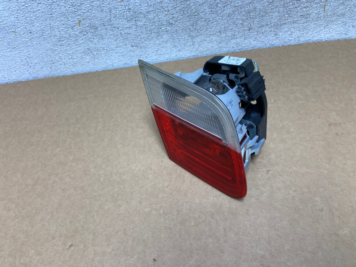 2002 - 2005 BMW 3 325i E46 Series Left Driver Side Inner Tail Light AI2569 LK1