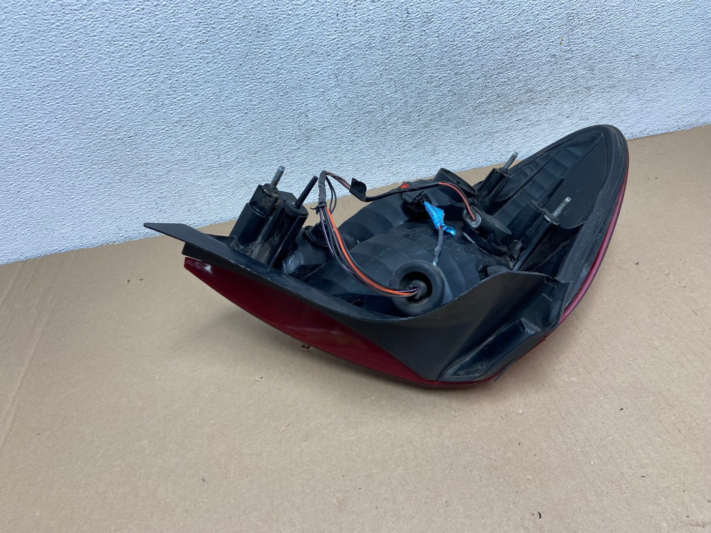 2004 2005 2006 2007 Ford Taurus Right Passenger Side Tail Light AF2998 LK4