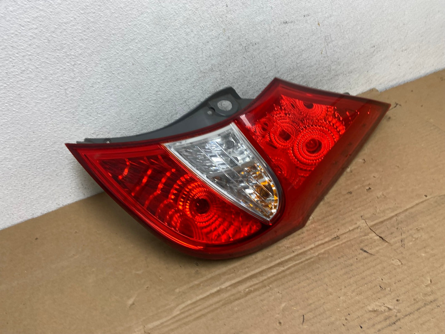 2012-2017 Hyundai Accent Hatchback Right Passenger Side Tail Light AD3904 LK2