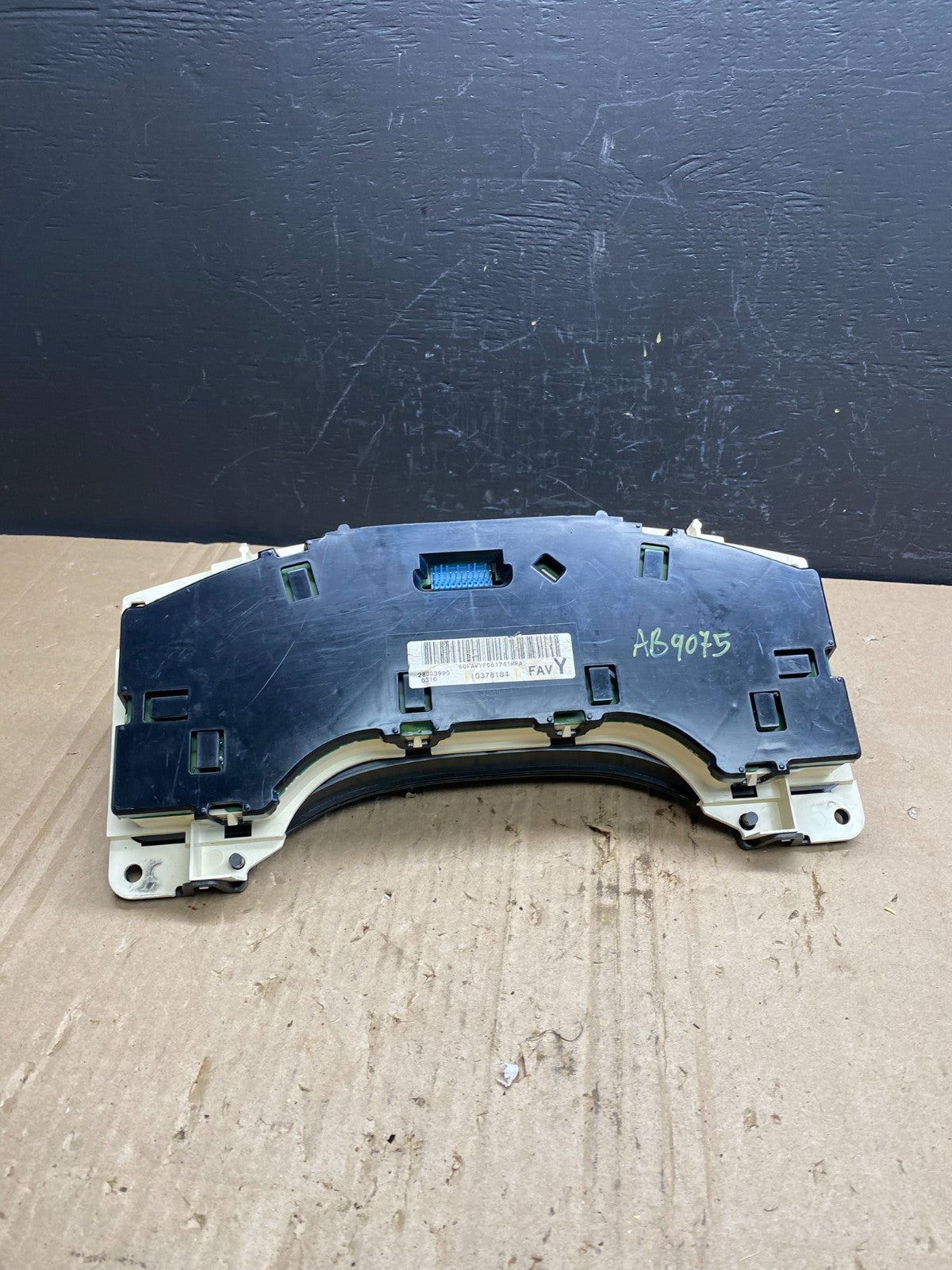 2004 to 2007 Chevrolet Express Speedometer Cluster Gauge OEM  AB9075 DG4