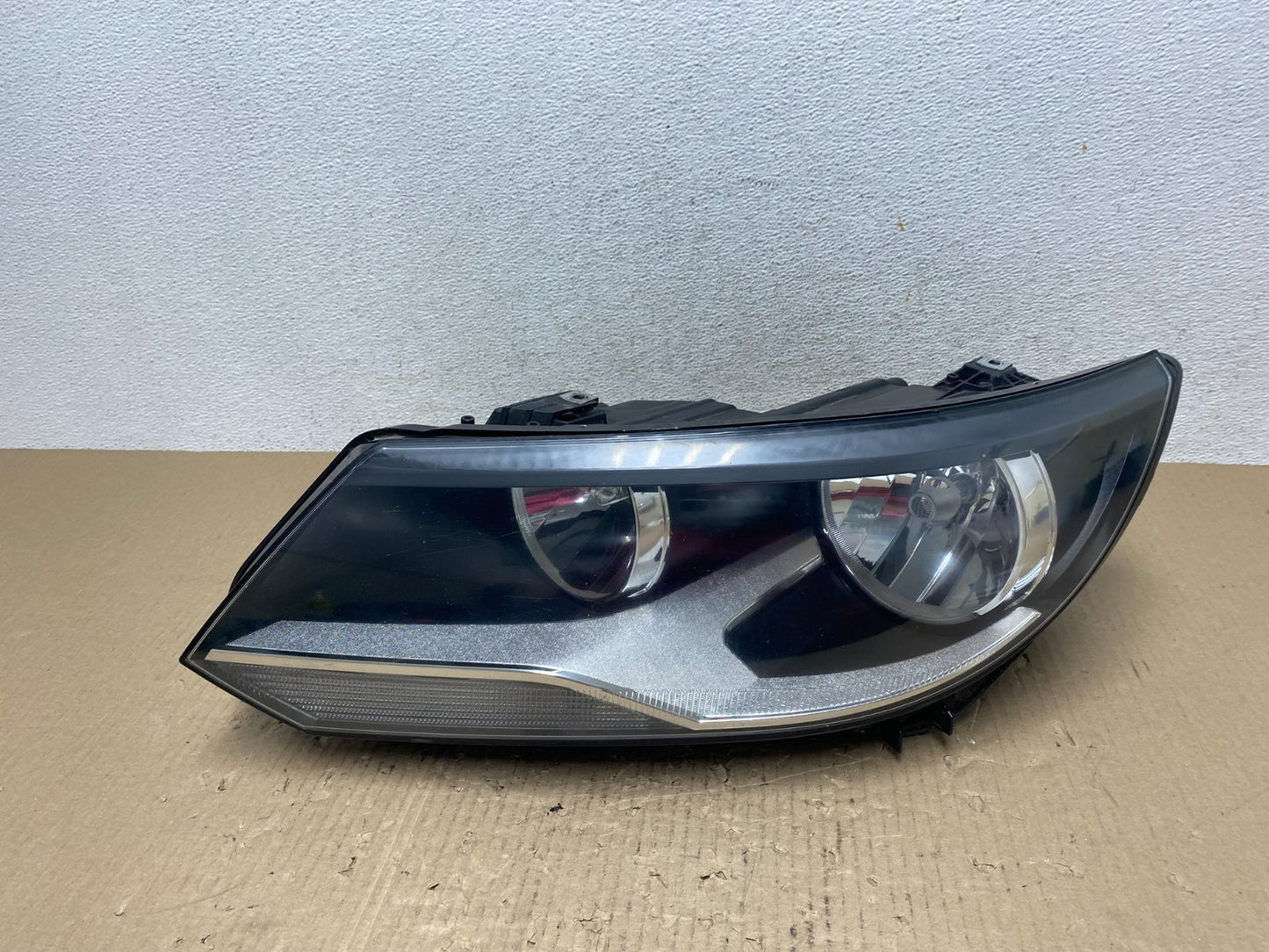 2012 to 2018 Volkswagen Tiguan Left Driver LH Halogen Headlight AE7134 DW0
