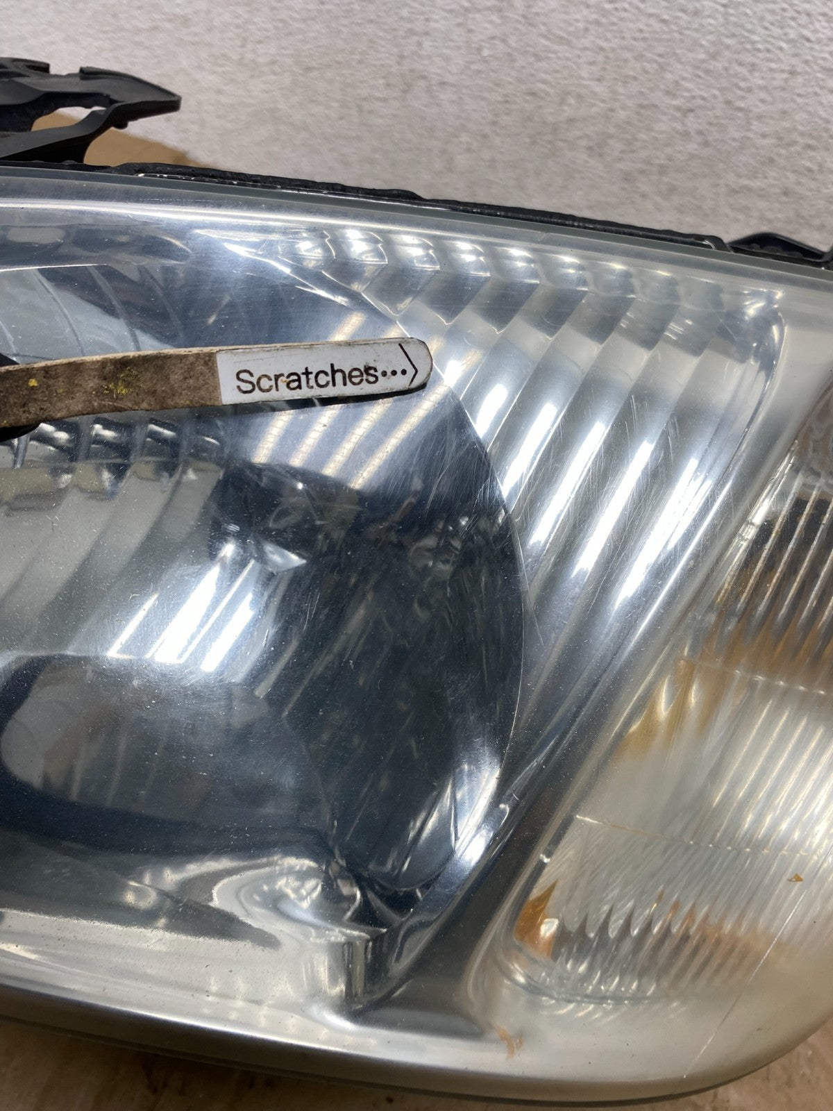 2001 to 2004 Mazda Tribute Left Driver Lh Side Halogen Headlight AE9027 DW3
