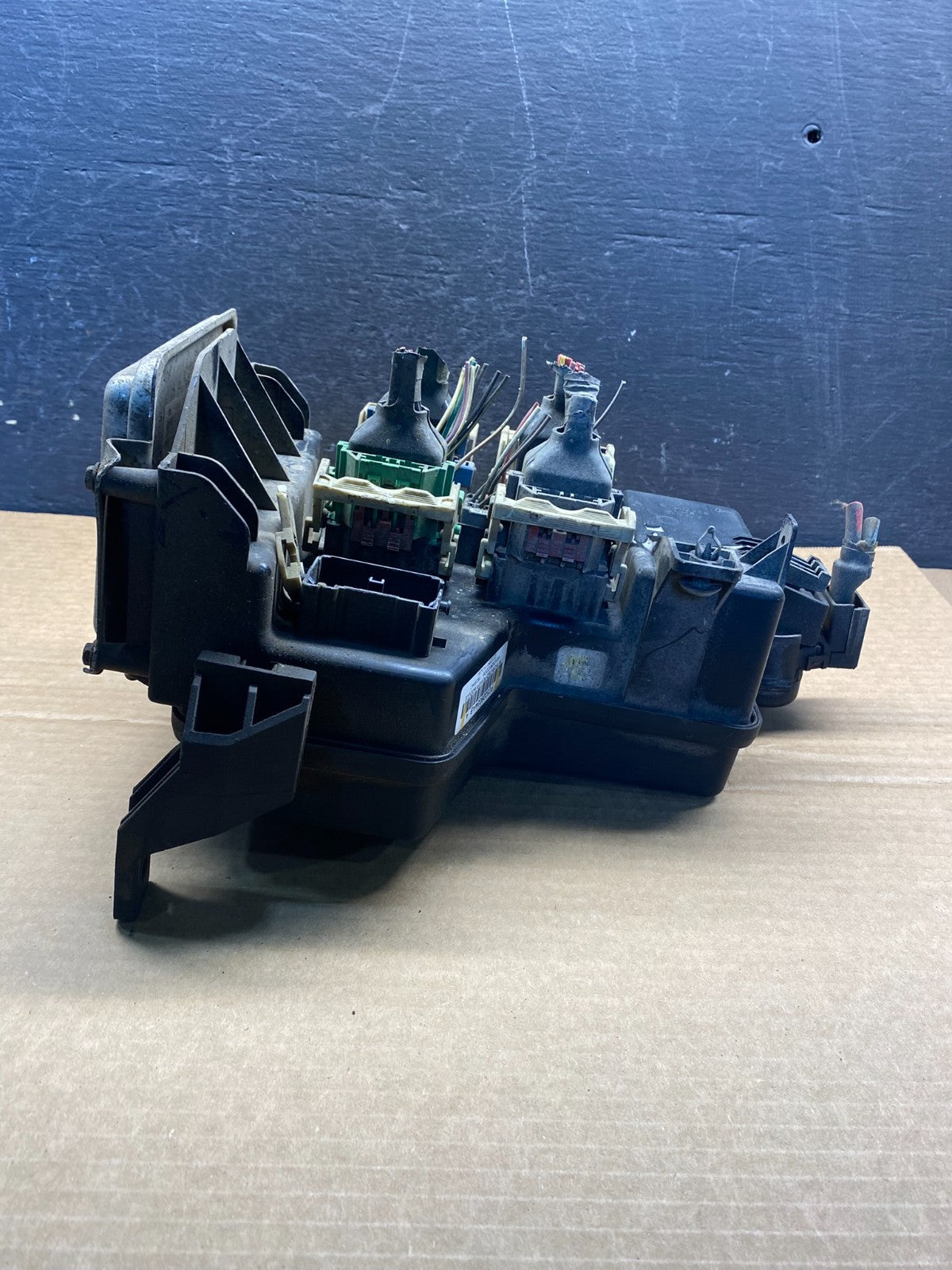 2003 2005 Dodge Ram 1500 Totally Integrated Power Module Fuse Box af7728 DG1
