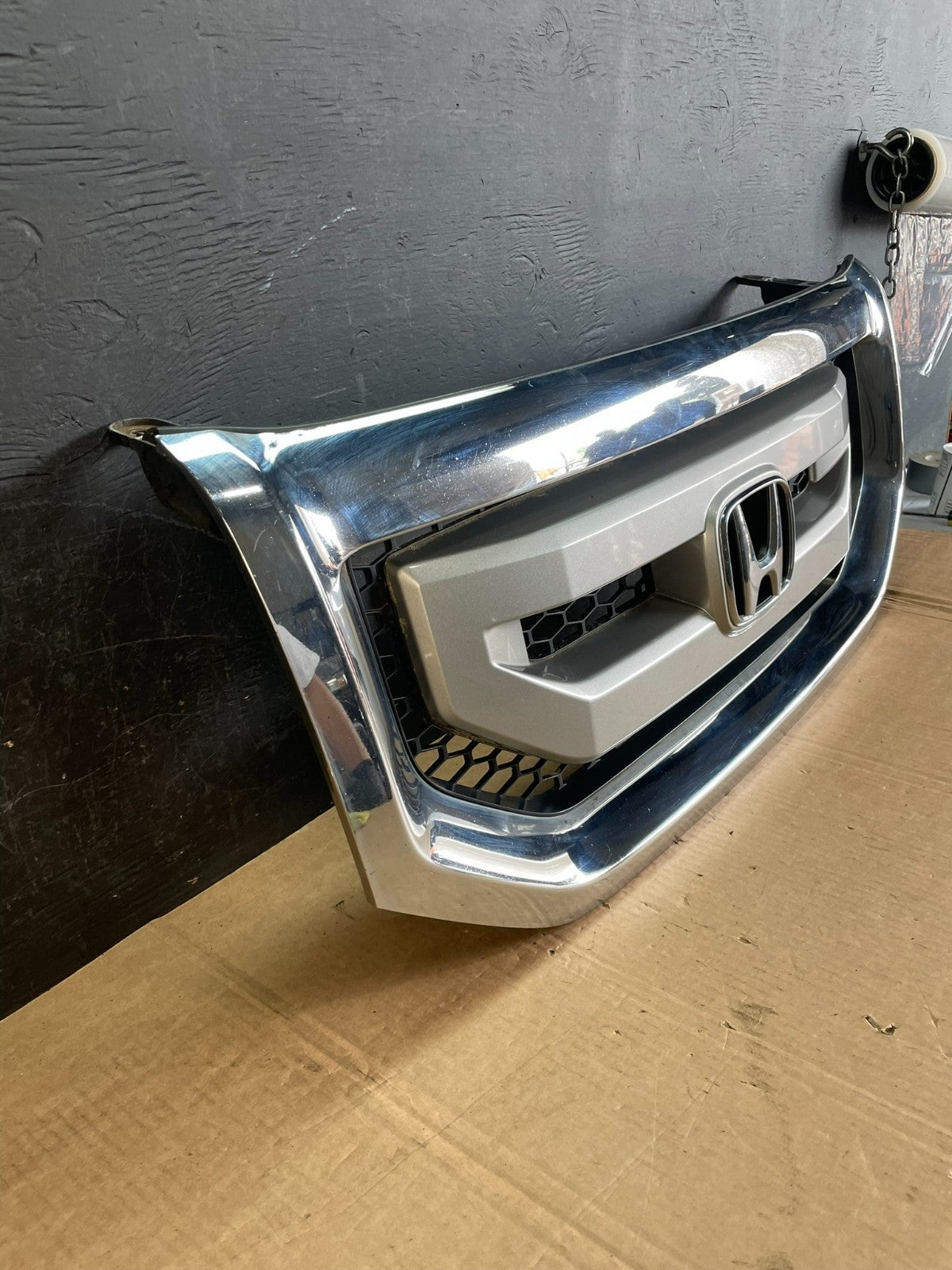 2009 to 2011 Honda Pilot Front Upper Grill Grille AE8423 DW2
