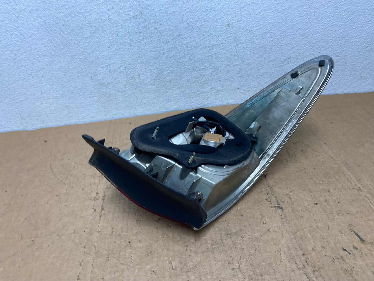 2005 - 2006 Lexus ES330 Right Passenger Side Tail Light AD0503 LK4