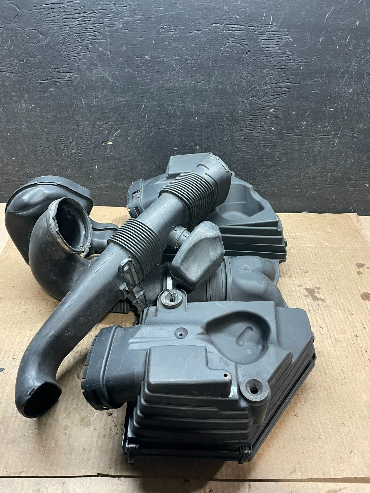 2007 to 2010 BMW E70 X5 N62 Air Intake Cleaner Filter 7548896 OEM J7481 DG3