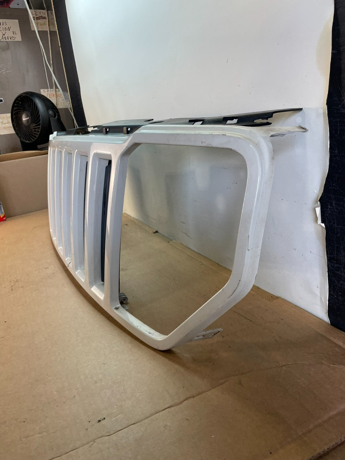 2008 to 2012 Jeep Liberty Front Upper Grill Grille AG0866 DG1