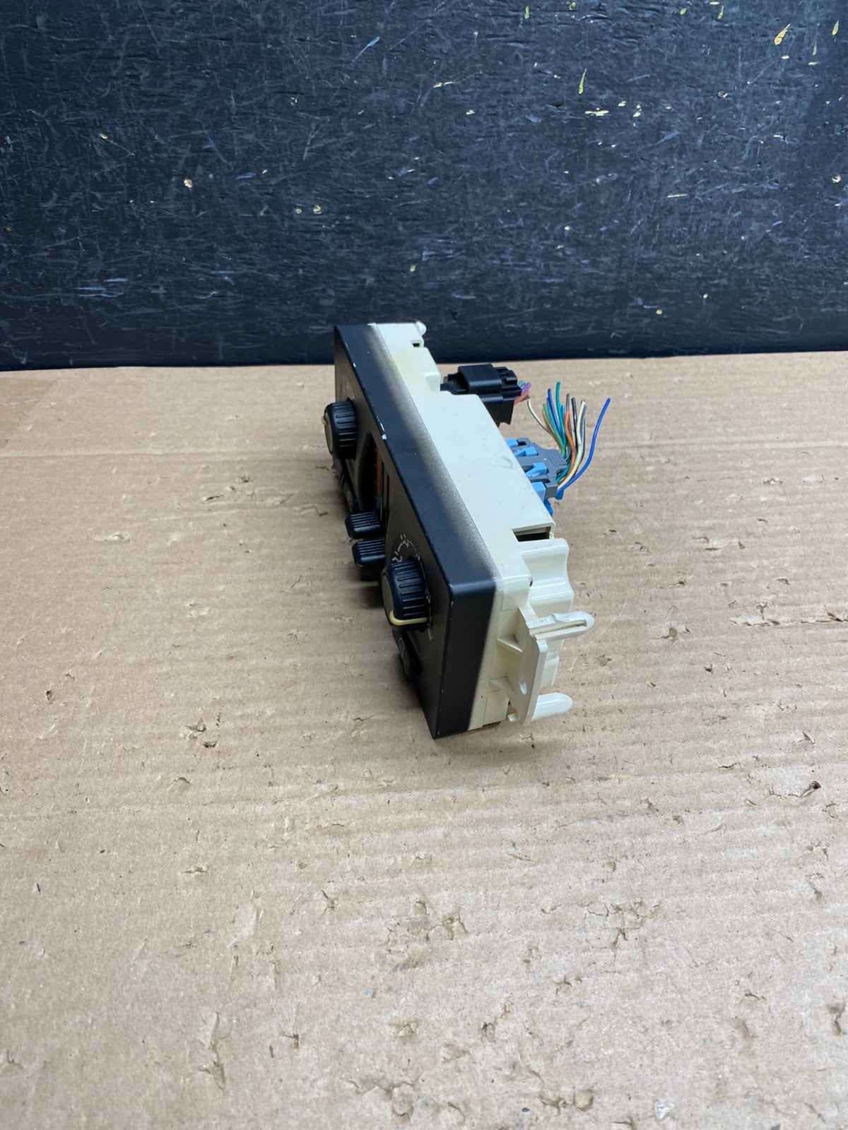 2003 to 2006 Chevrolet Silverado HVAC Heater Climate Control Module AG6477 DG2