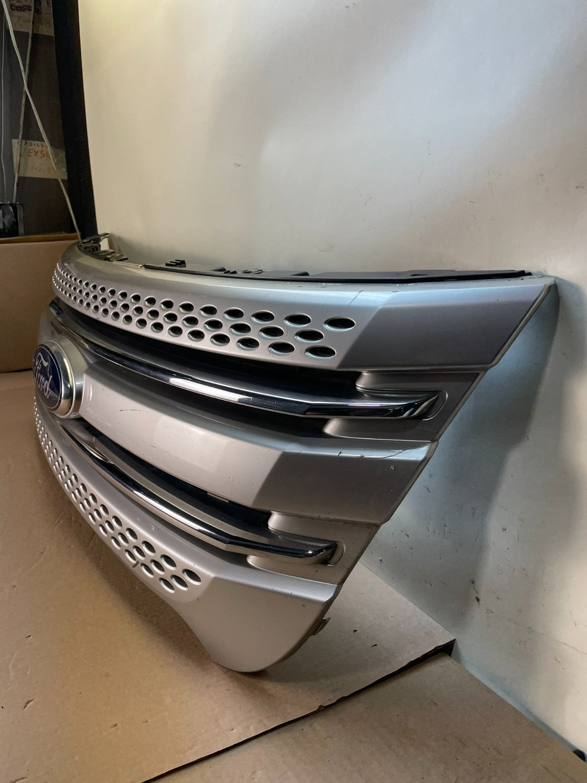 2011 to 2015 Ford Explorer Upper Front Grill Grille ai8643 DG1