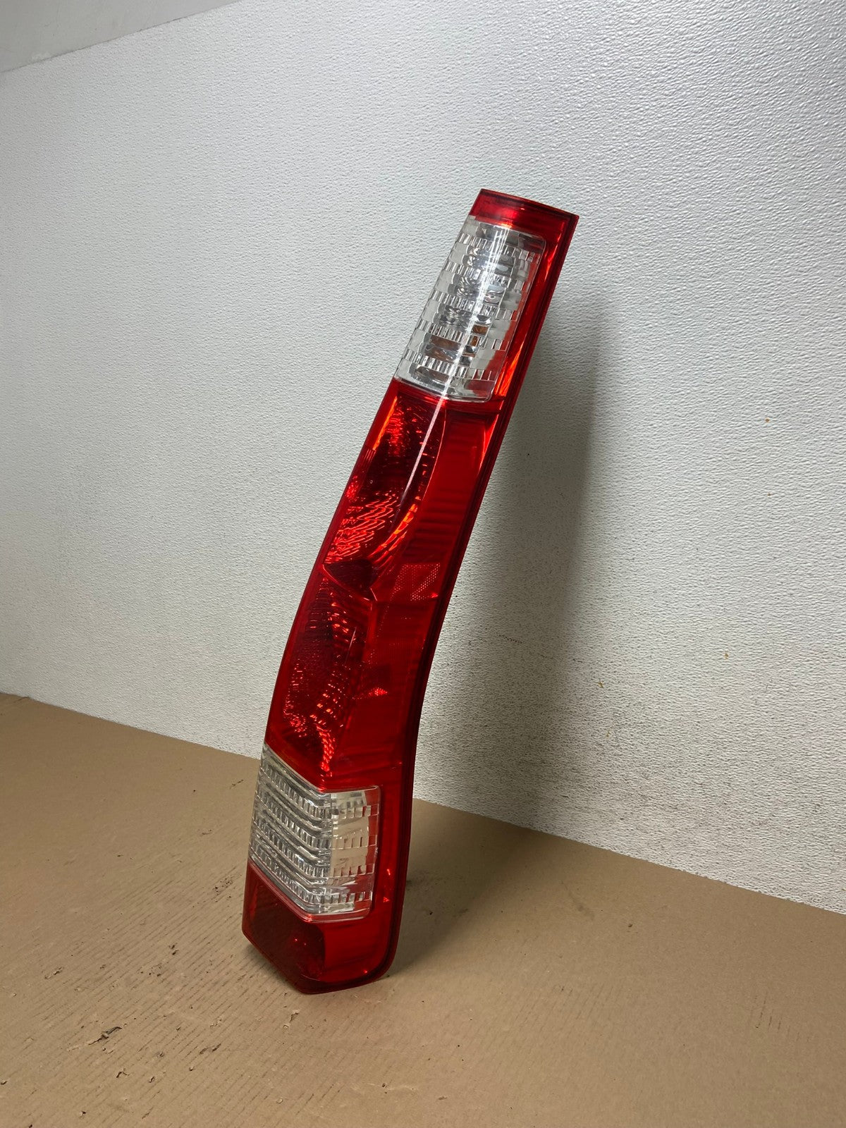 2005 to 2006 Honda Cr-v Crv Right Passenger Side Tail Light AE7242 LK1