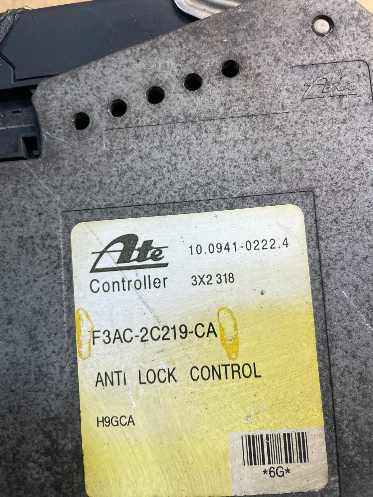 1992 - 1994 Ford Crown Victoria ABS Braking system F3AC2C219CA Module W6663 DG3