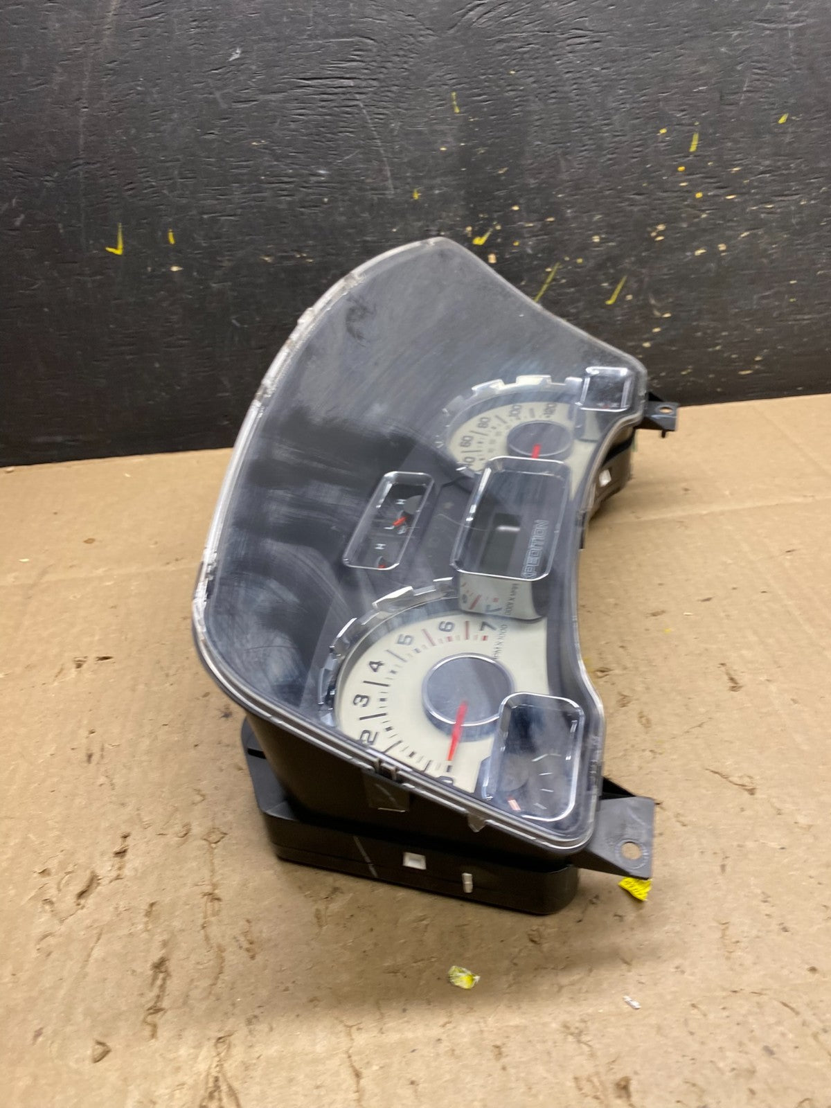 2007 to 2014 Ford Expedition Speedometer Cluster Gauge U4851 DG2