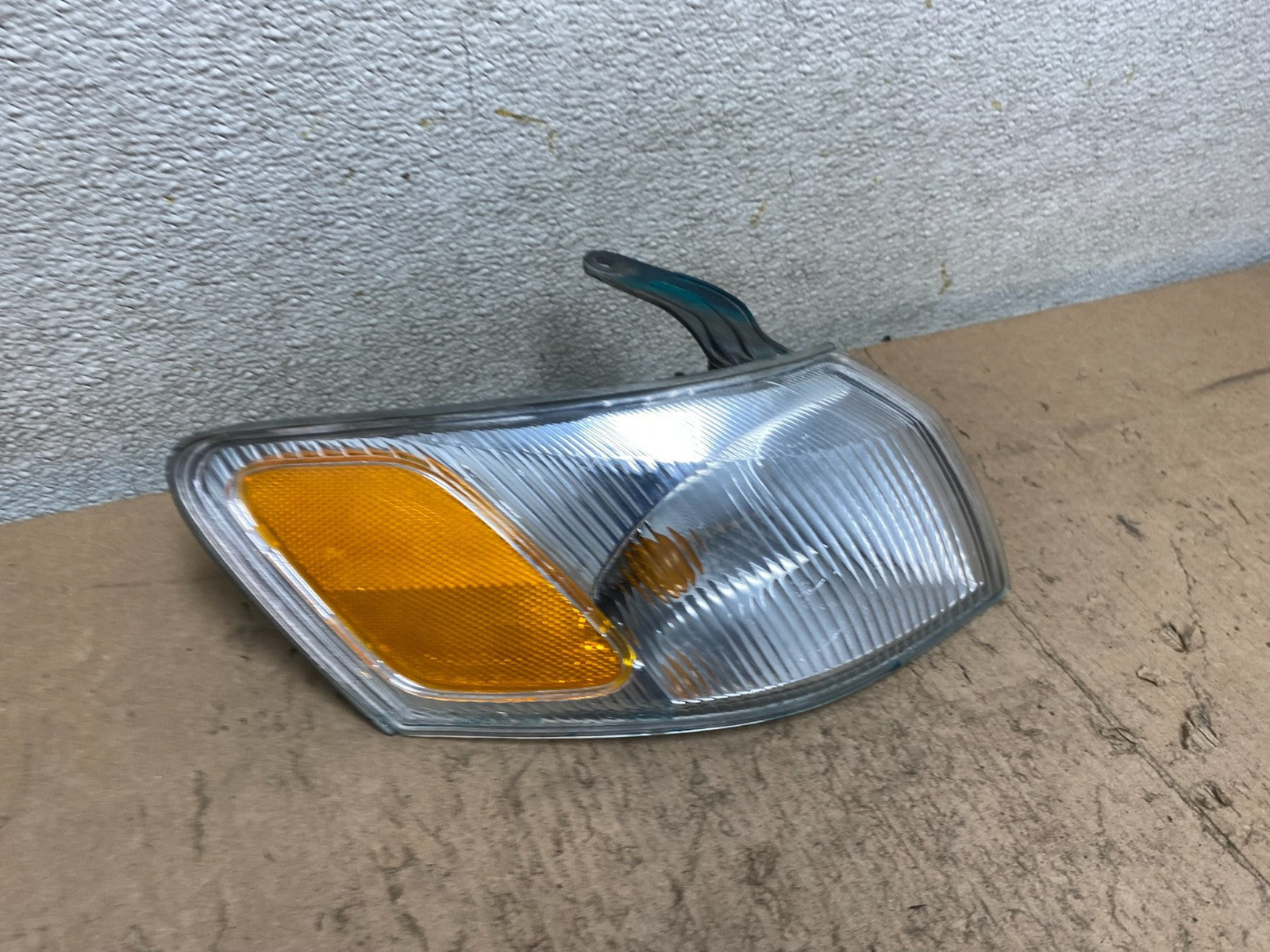 1997 1998 1999 Toyota Camry Right Passenger RH Turn Signal S5317 DW2
