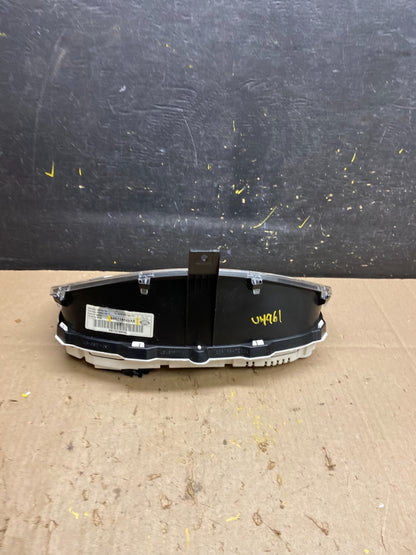 2008 2010 Land Rover LR2 Speedometer Cluster Gauge OEM U4961 DG4