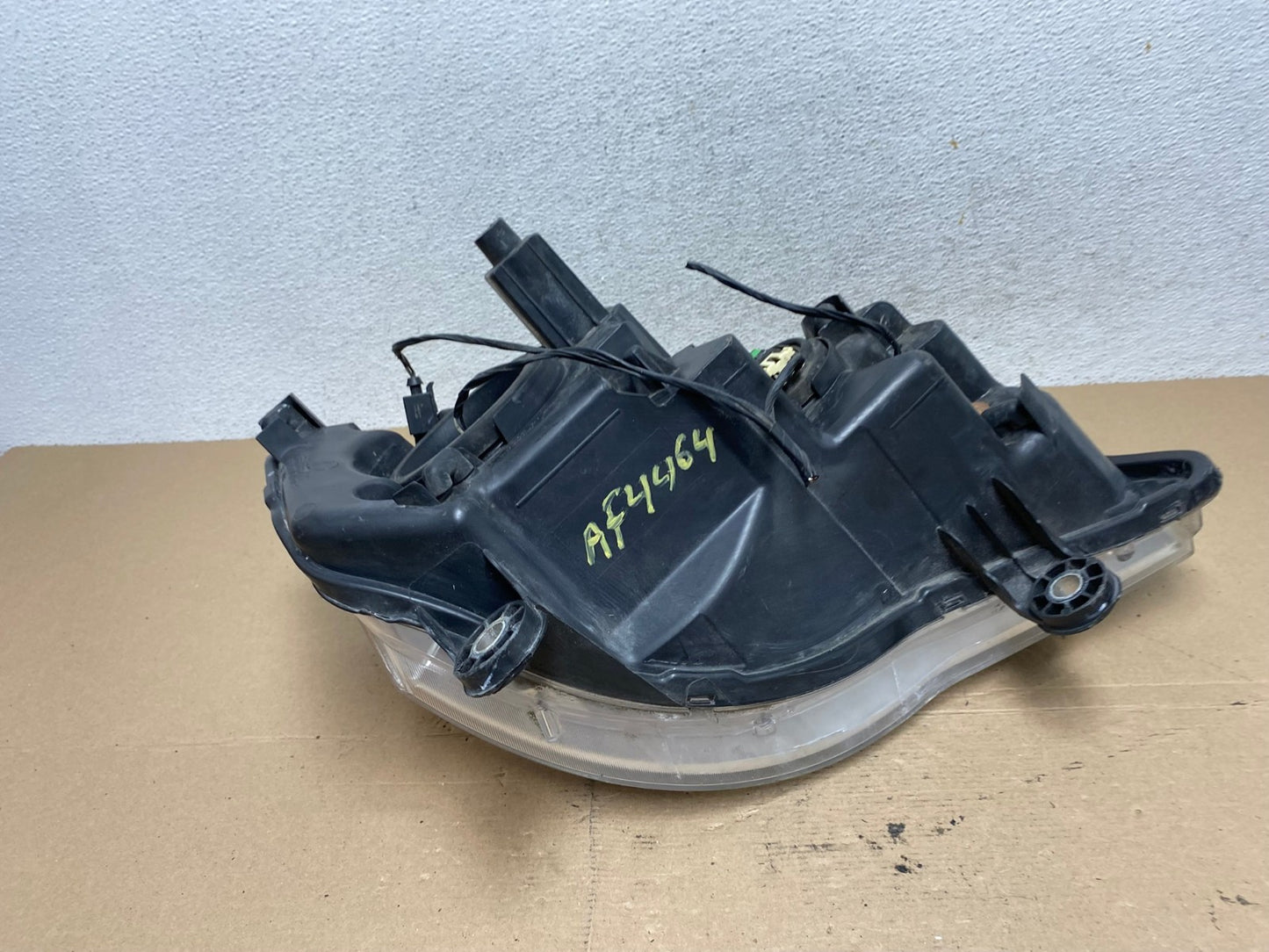 2008 to 2016 Chrysler Town and Country Left Driver Lh Side Headlight AF4464 LK8