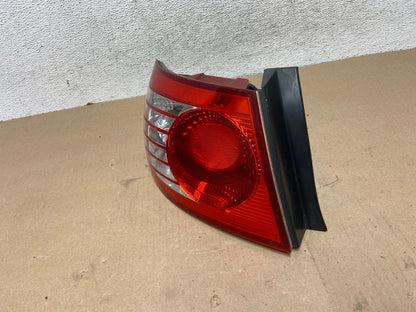 2004 to 2006 Hyundai Elantra Hatchback Left Driver Side Tail Light AG4554 LK1