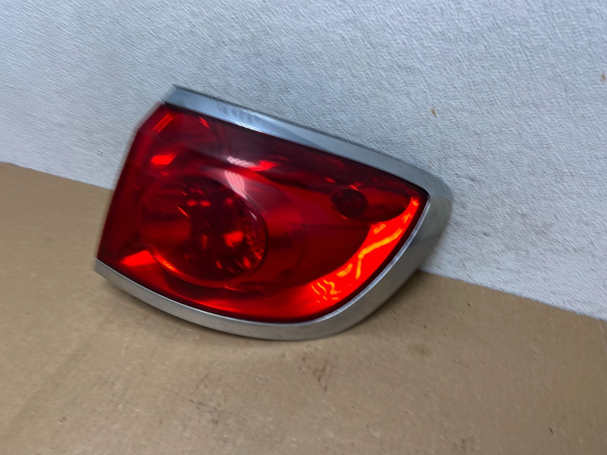 2008-2012 Buick Enclave Right Passenger Rh Tail Light AF9573 DW1