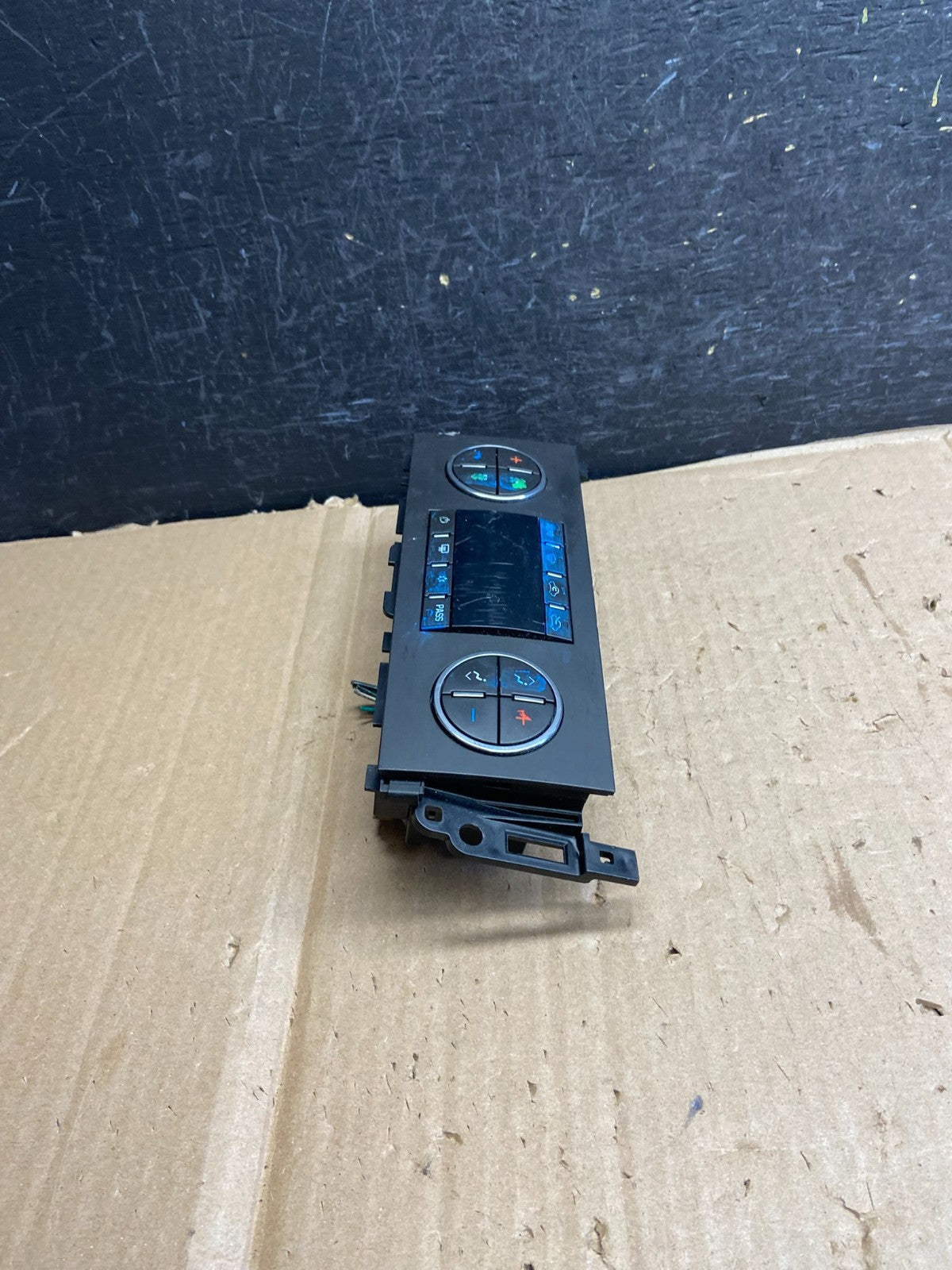 2007 to 2011 Cadillac Escalade AC Heater Climate Control Panel ai2716 DG2