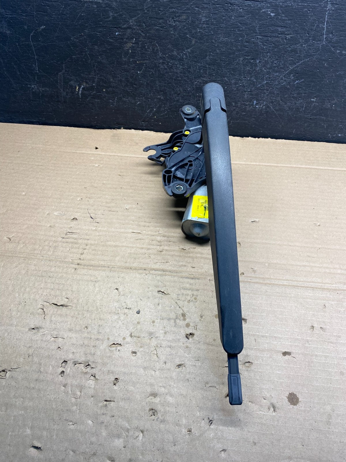 2011 to 2019 Ford Explorer Rear Windshield Wiper Motor ad9467 DG2