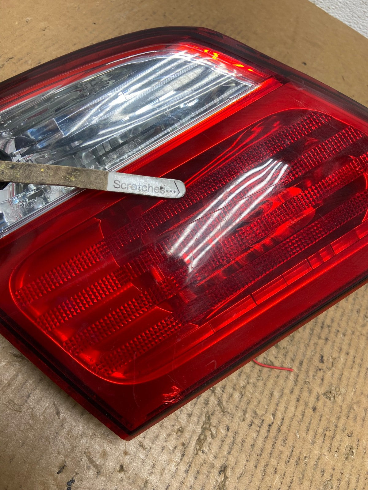 2000-2001 Infiniti i30 Left Driver Lh Side Tail Light Inner AE1555 LK3