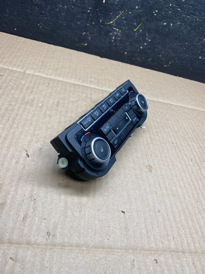 2009 - 2011 Volkswagen CC Center Climate Control Panel AC Heater U5925 DG1