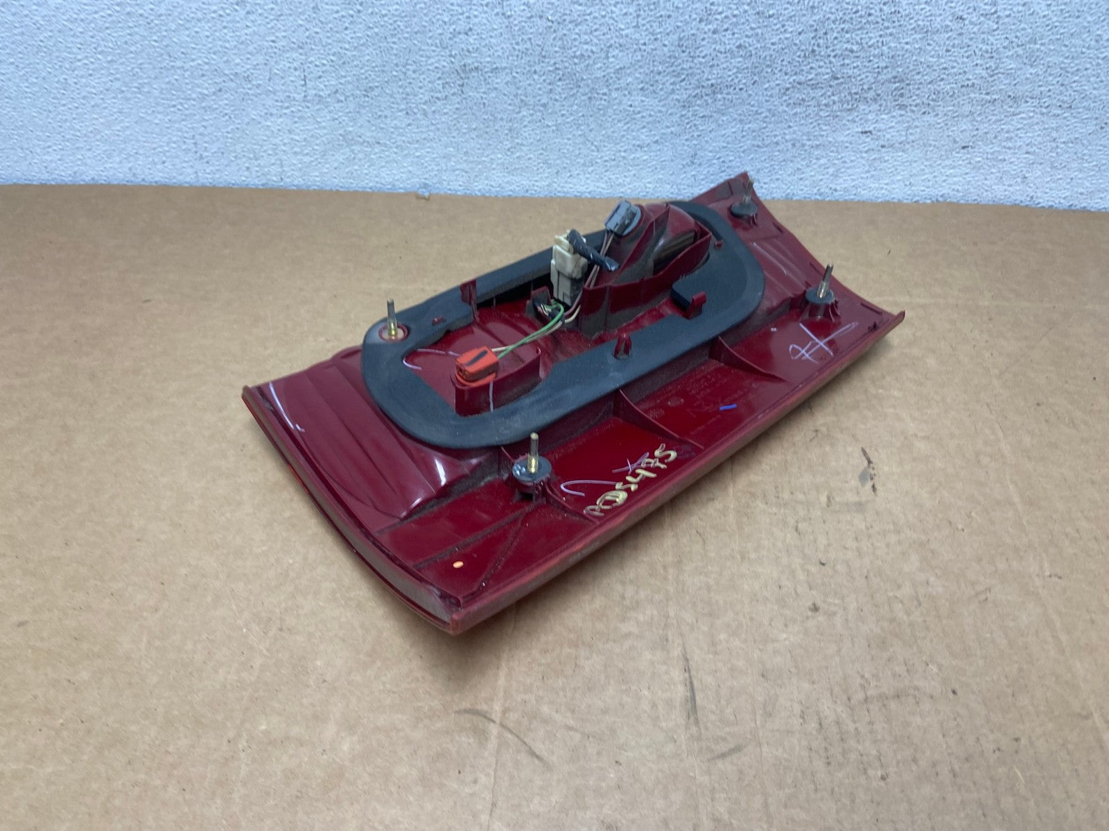 2004 - 2005 Toyota Sienna Left Driver LH Side Inner Tail Light AD5475 LK5