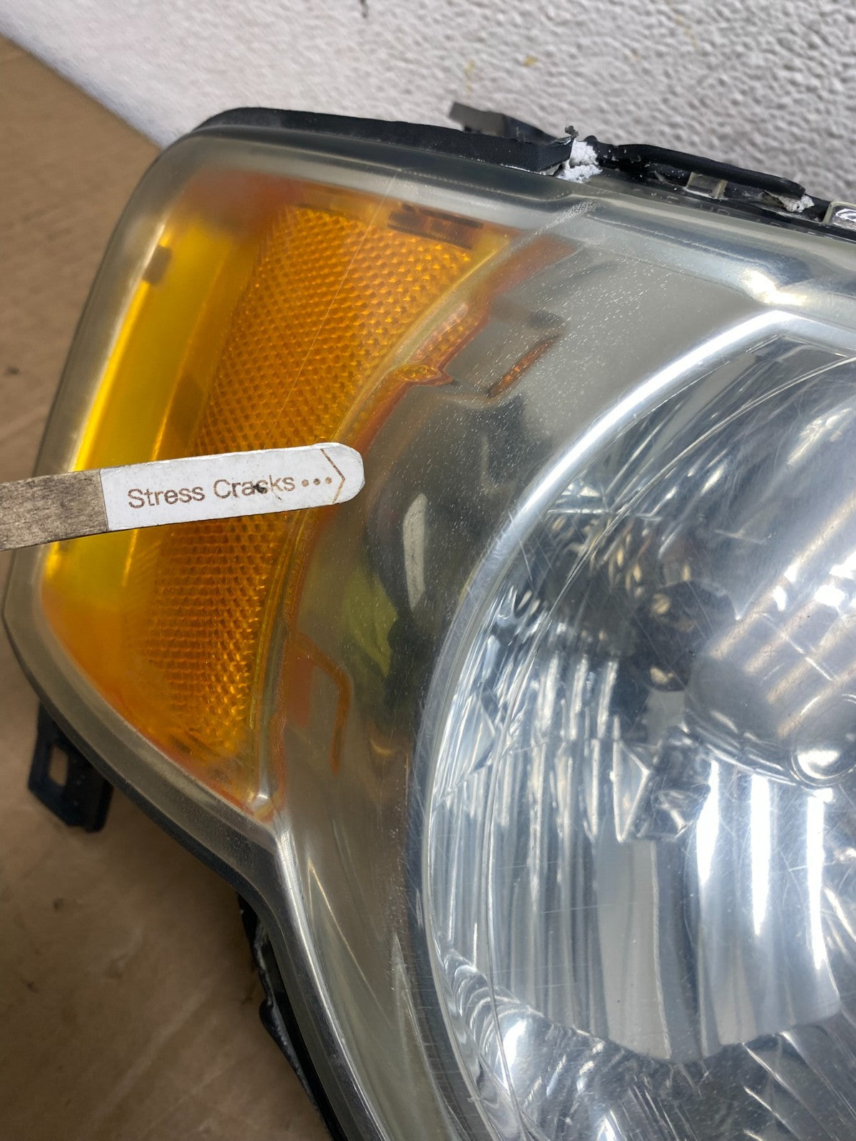 2008 to 2012 Ford Escape Headlights Left+Right Side Set Halogen AI8163 DW5