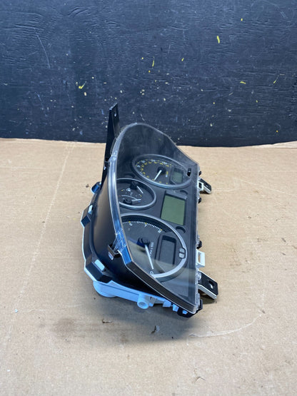 2008 Land Rover LR2 Speedometer Cluster Gauge Oem r2499 DG2