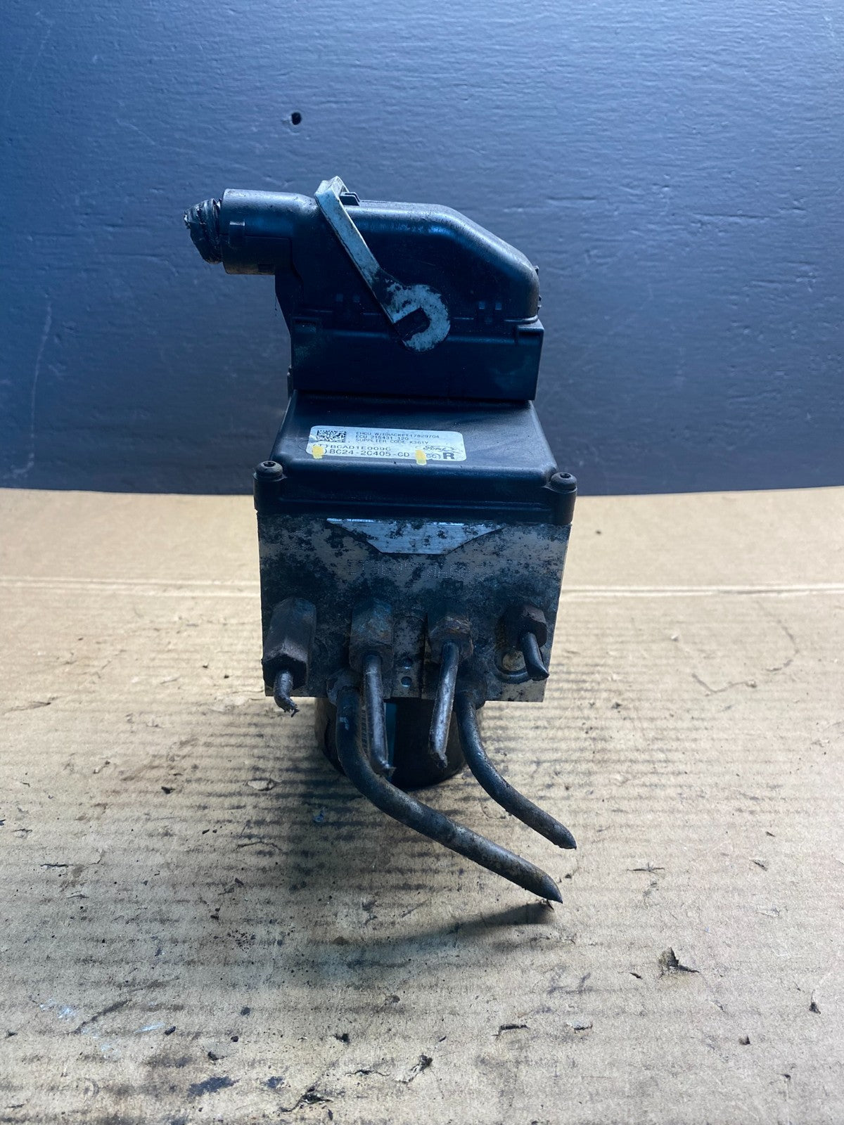 2011 - 2014 Ford E250 E350 Van  ABS Anti Lock Brake Pump Module Oem ab7356 DG1