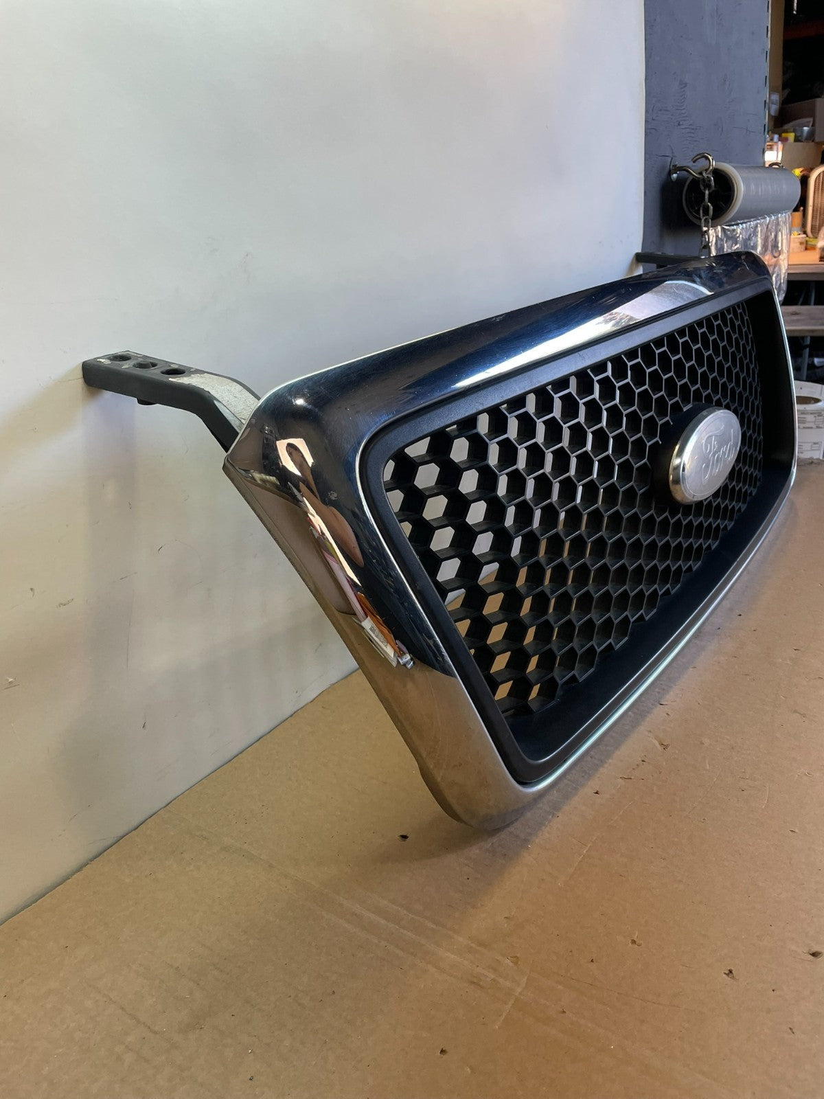 2004 to 2008 Ford F150 F-150 Front Upper Grill Grille AH0311 DG2