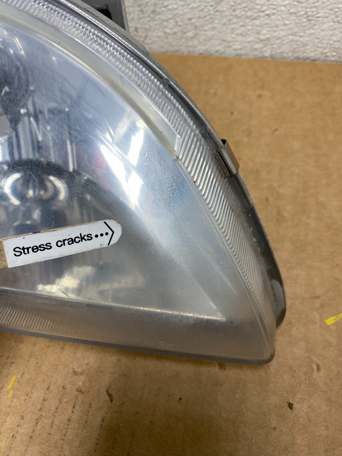 2001 2002 2003 Toyota Sienna Right Passenger Rh Side Headlight Halogen I06066