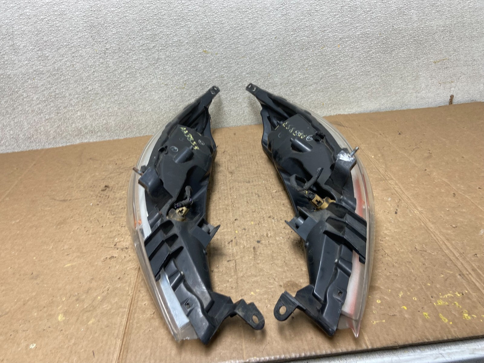 2011-2014 Nissan Juke Turn Signal Headlights Left+Right Halogen OEM AA3853 DW8