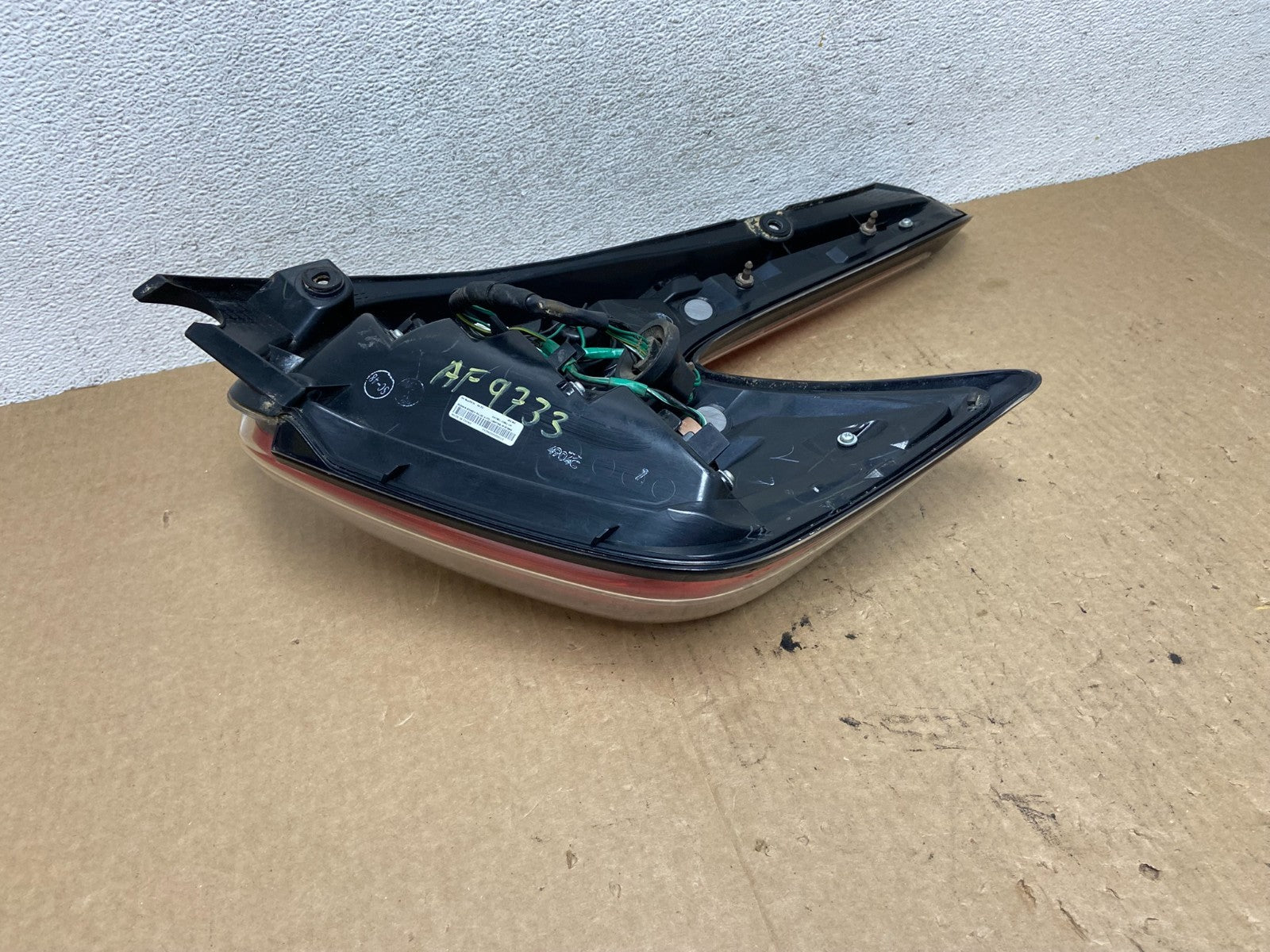 2015 to 2017 Nissan Juke Left Driver LH Side Tail Light AF9733 DW4