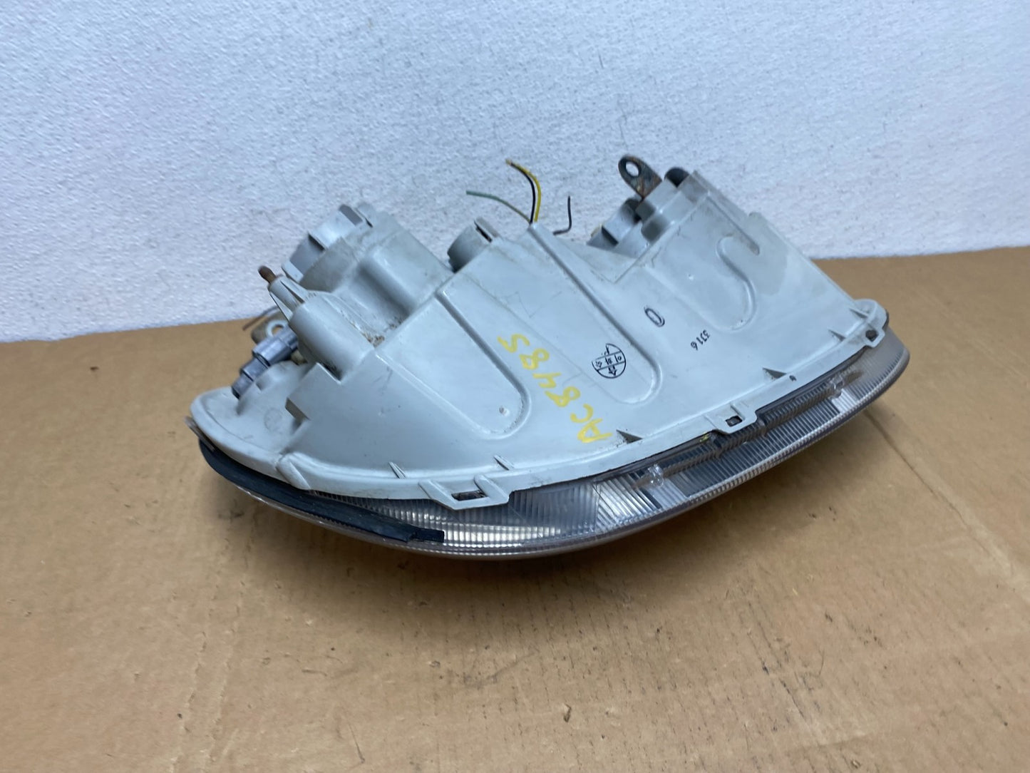 2002 to 2005 Hyundai Sonata Left Driver LH Side Headlight Halogen AC8485 DW7