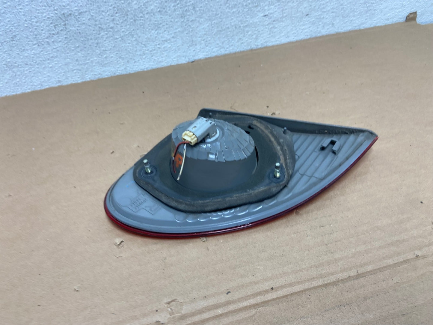 2003-2008 Toyota Corolla Inner Passenger Right RH Side Tail Light AD4144 LK3