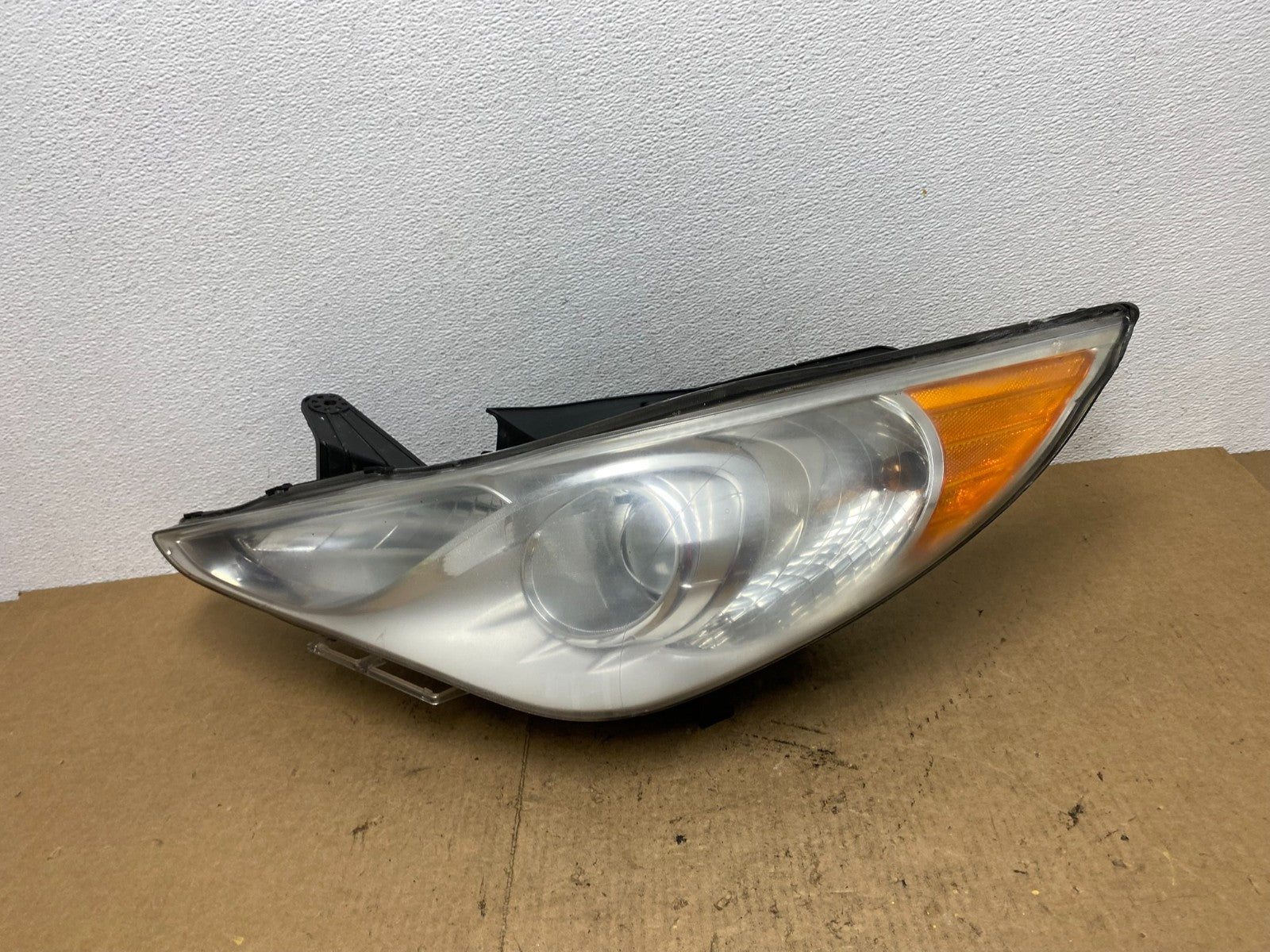 2011 - 2014 Hyundai Sonata Left Driver Lh Side Headlight Halogen AC3613 DW0