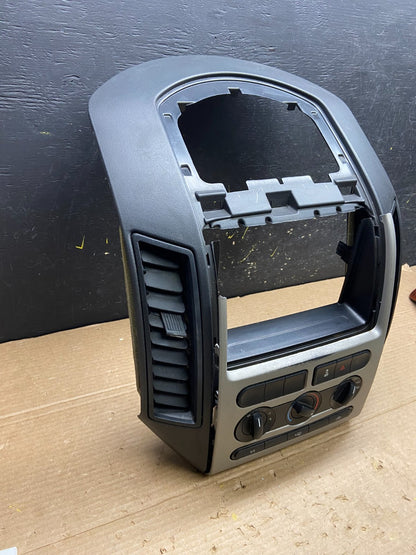2007 - 2010 Ford Edge Heater Climate Control Radio Control Dash Bezel w1796 DG2