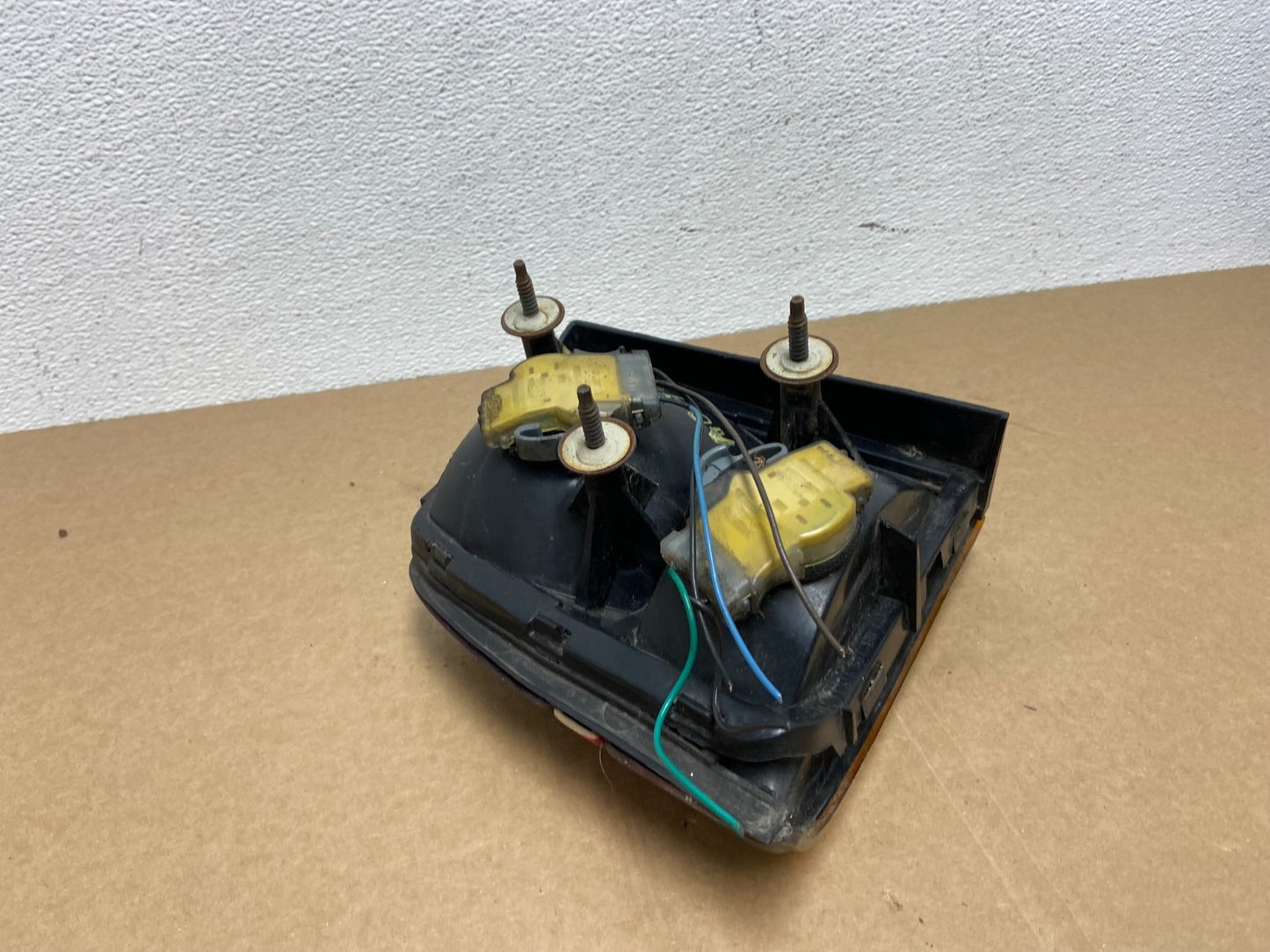 1988 to 1994 Pontiac Sunbird Right Passenger RH Side Tail Light AB9940 DW4