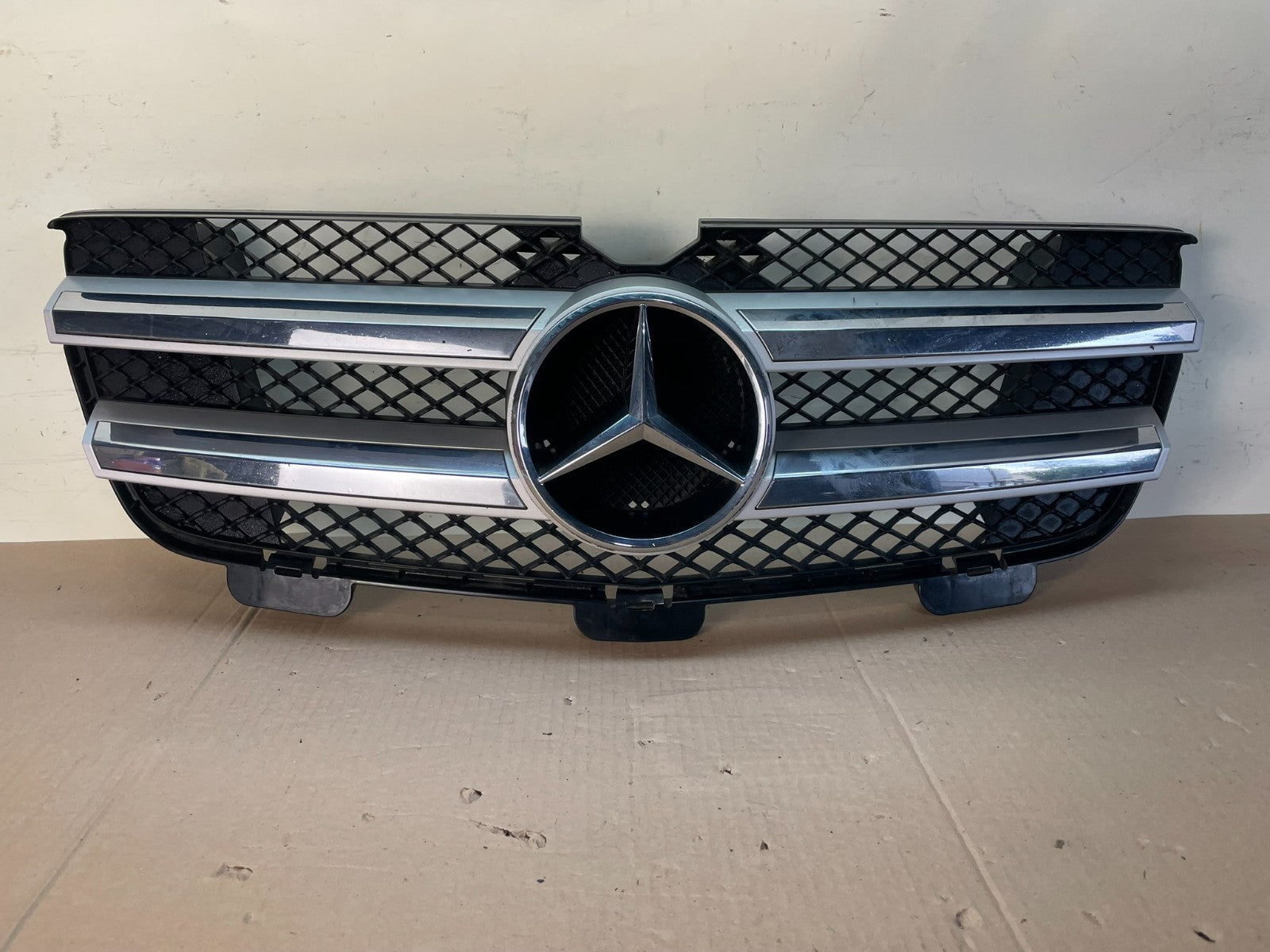 2008 to 2010 Mercedes-Benz GL-Class GL550 Front Grille Grill AG7666 DG0