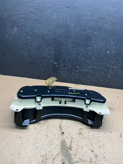 2002 GMC Yukon Speedometer Cluster Gauge Oem Q9325 DG5